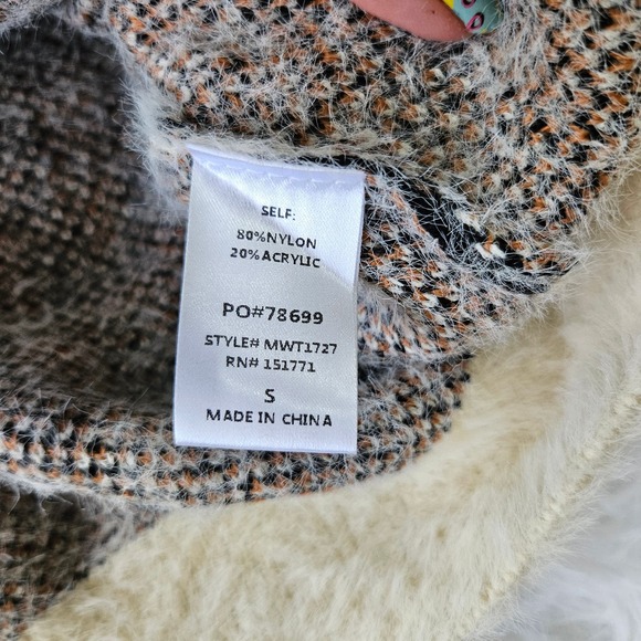 Le Lis Women's Fuzzy Leopard Print Crewneck Sweater. Size S - Picture 3 of 7